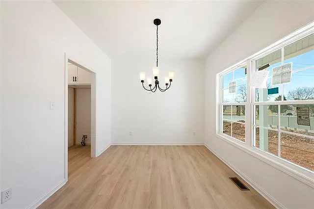 3216 S Oak St — Photo 5