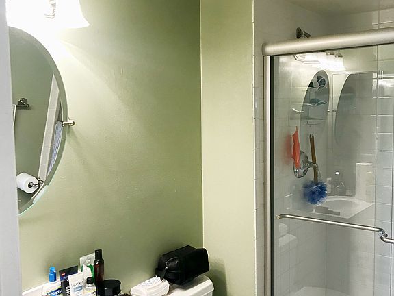 4th image of 26 Hawthorne Ct NE #26