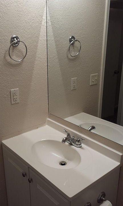 1st image of 706 NE Banner Dr APT A
