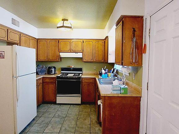 4th image of 9714 Penjamo Dr