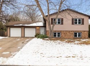 6242 Larch Ln N, Maple Grove, MN 55369
