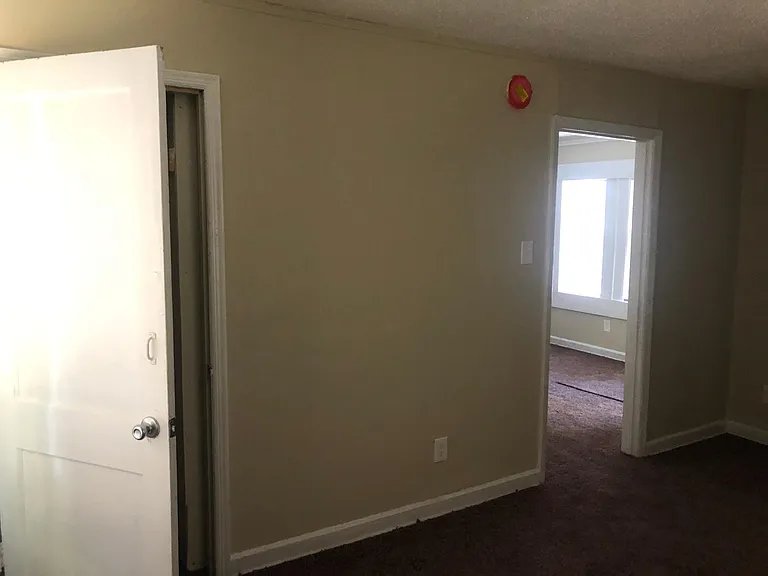 1423 Oberle Ave — Photo 17