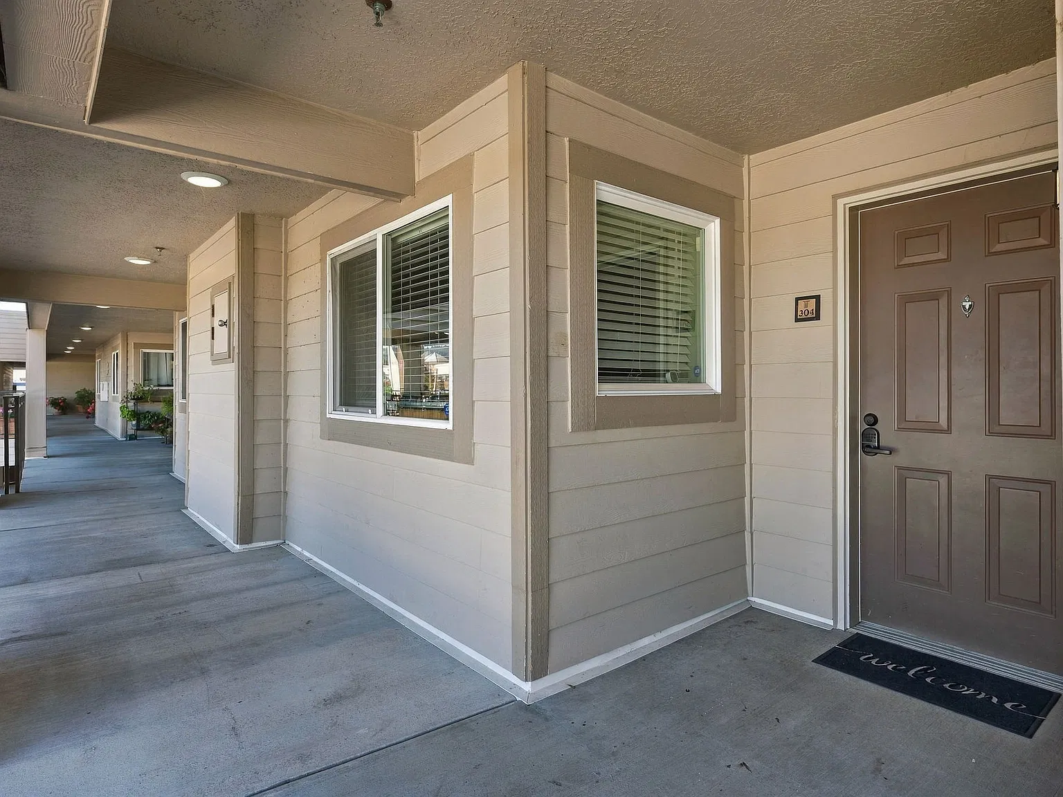 2 bed, 1205 sqft, $3,200 — Photo 2