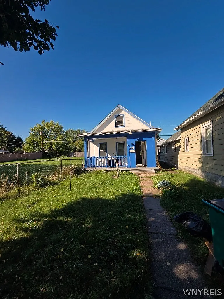2 bed, 1.0 bath, 620 sqft, $1,450 — Photo 1