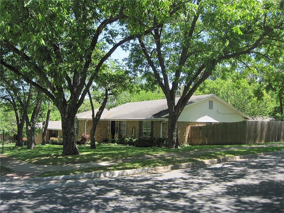 1st image of 7004 Kingsbury Dr
