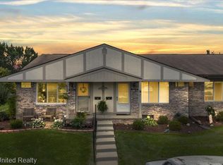 25213 Potomac Dr #2, South Lyon, MI