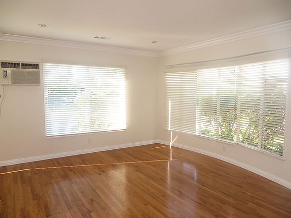 2nd image of 11254 Culver Blvd