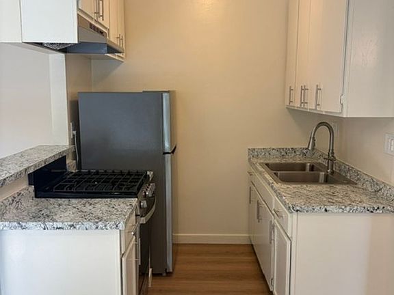 4th image of 1213 Venice Blvd APT 9