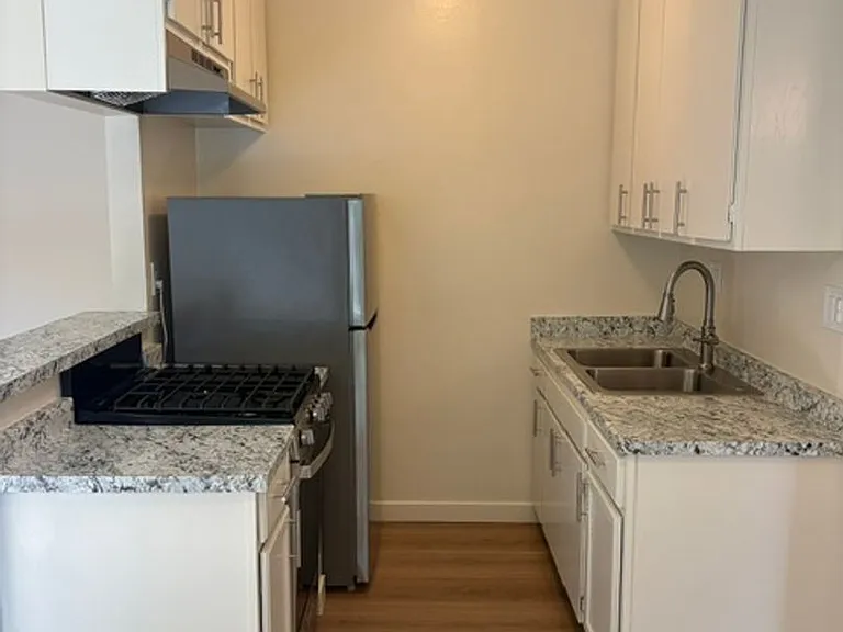 1213 Venice Blvd — Photo 4
