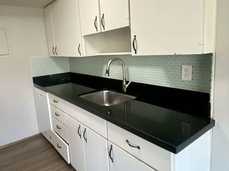 Hamlin Place — Photo 23