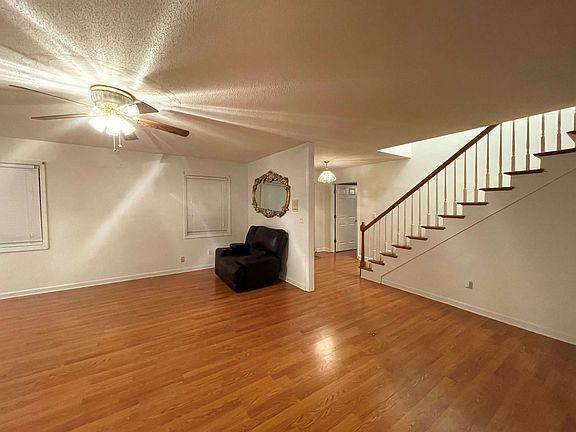 3rd image of 455 Powell Chapel Rd