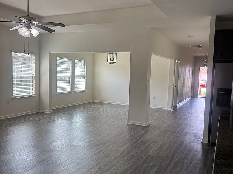 316 Merlin Ct — Photo 12