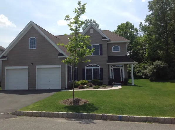 39 Bluffs Ct #39, Hamburg, NJ 07419