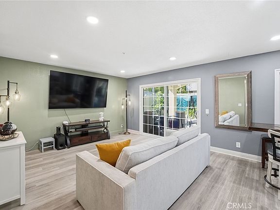 4th image of 15766 Firethorn Rd
