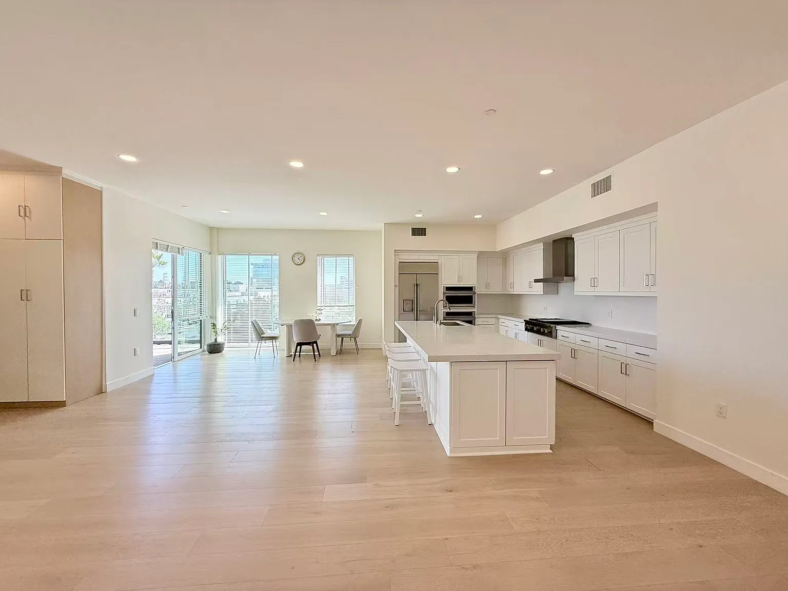 3 bed, 2227 sqft, $6,500 — Photo 4