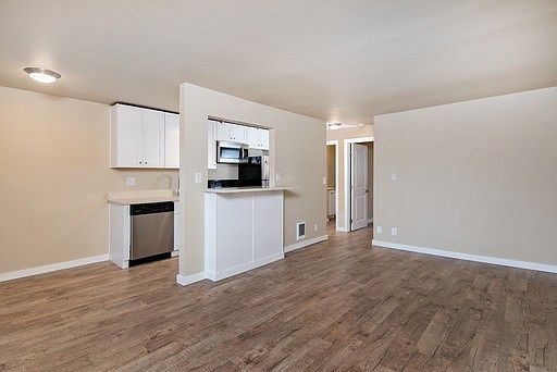1st image of 3939 15th Ave S APT 1