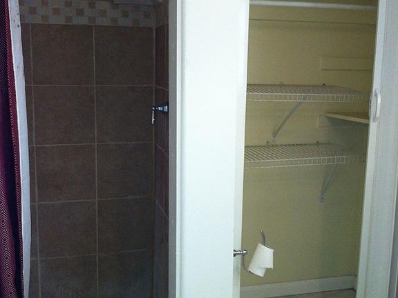 4th image of 2806 W Cleveland St APT B