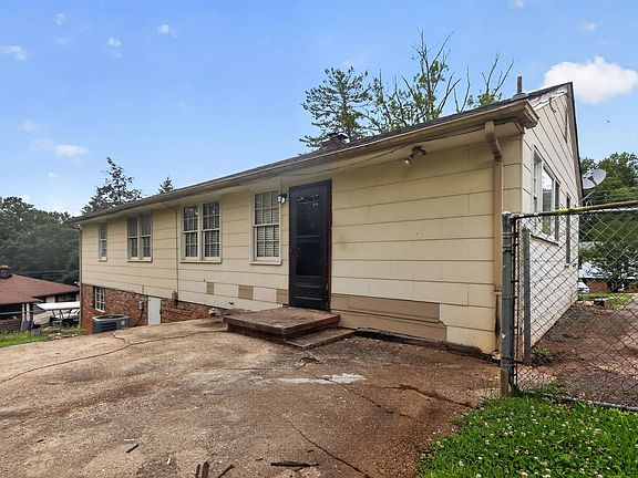 2nd image of 22 Westbrook Ln