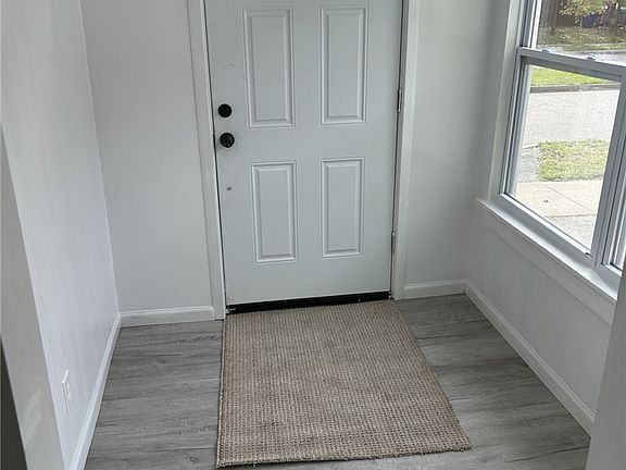 4th image of 114 Glendale Park