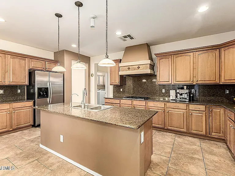 2858 E Shannon St — Photo 21