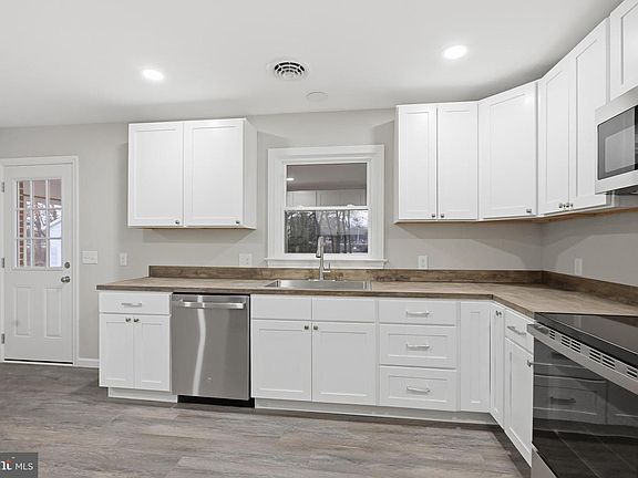 4th image of 9121 Middleford Rd