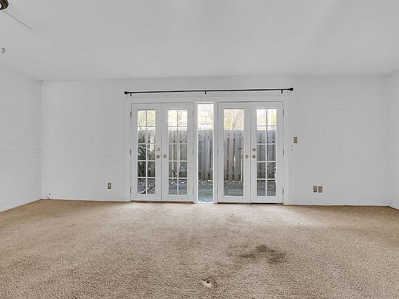 4th image of 3312 Northcrest Rd APT C