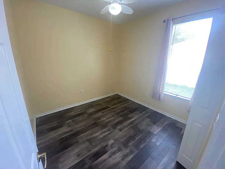 302 Bluff Pass Dr — Photo 13