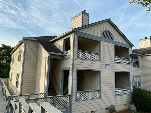 2 bed, 2.0 bath, 964 sqft, $1,300 — Photo 2