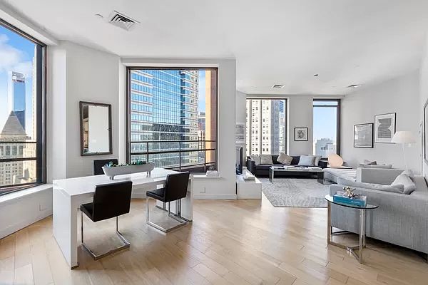1st image of 75 Wall St Unit Phl4