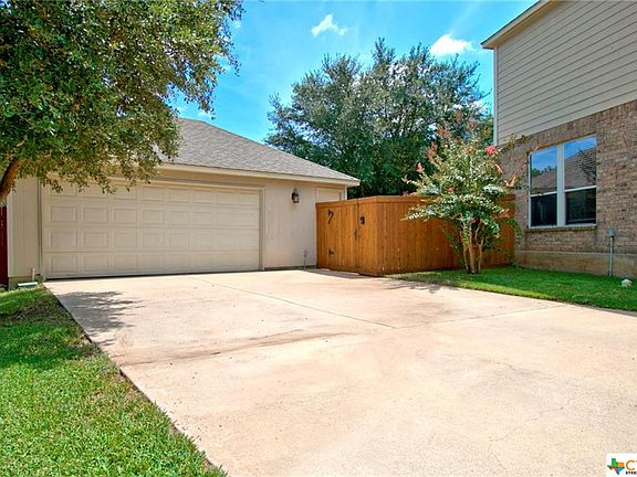 4th image of 528 Diamond Oak