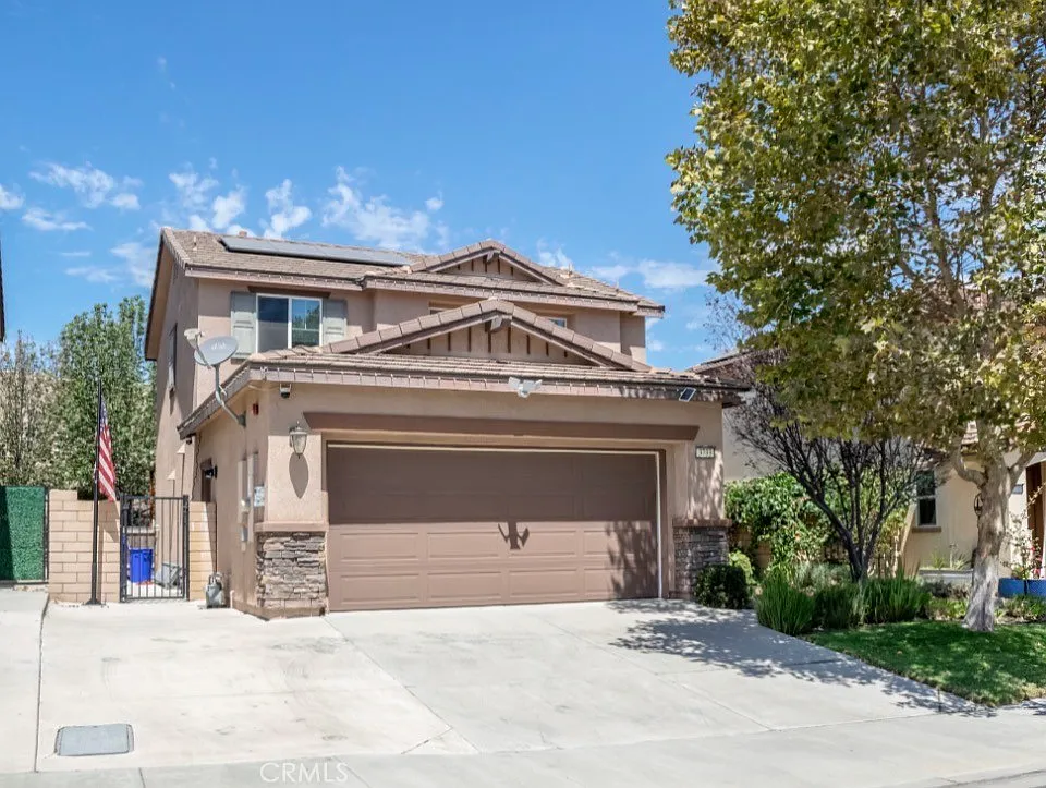 3 bed, 2.5 bath, 1597 sqft, $3,400 — Photo 1