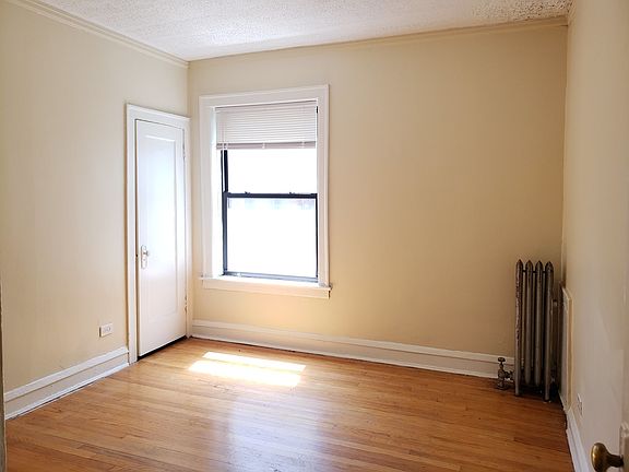3rd image of 6732 S East End Ave APT 1