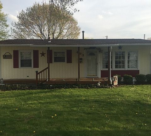 3rd image of 493 Deerfield Dr