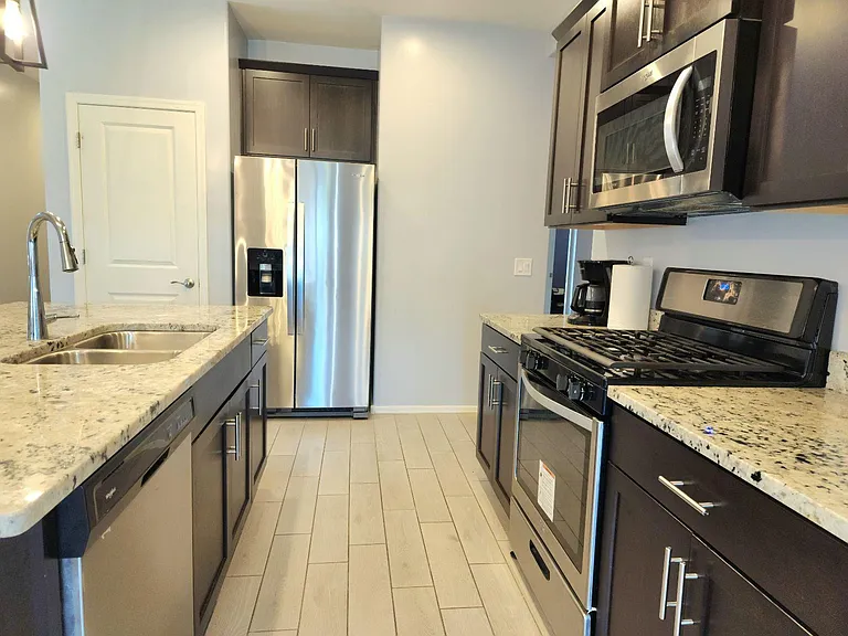 10668 W Dickerson Dr — Photo 12