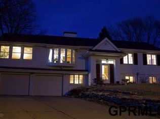 406 Dennis Dr, Bellevue, NE 68005