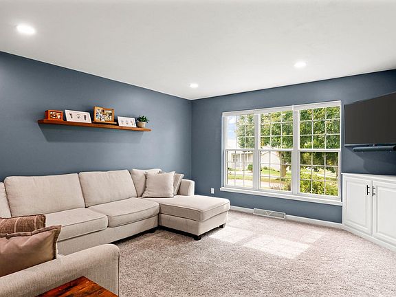 3rd image of 120 Terrace Ct
