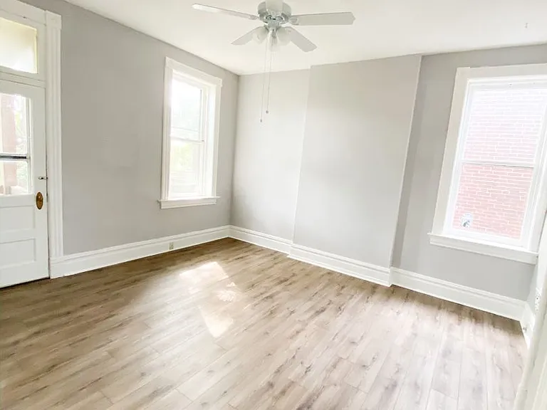 4450 Pennsylvania Ave — Photo 2
