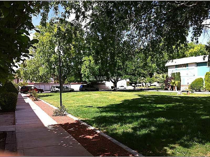 1st image of 153 Greenbriar Townhouse Way