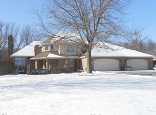 1590 Emerald Ct, Green Bay, WI 54311