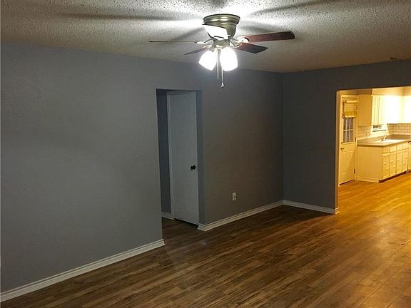 5th image of 2529 Avenue A