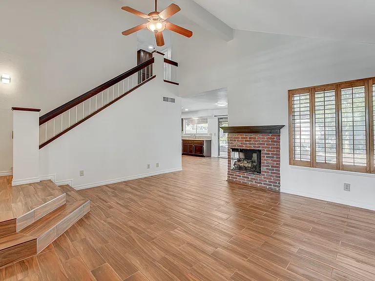 76 Megan Dr — Photo 4