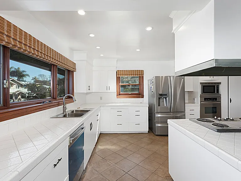 4495 Brighton Ave — Photo 18