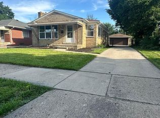 7552 Edward Ave, Center Line, MI 48015