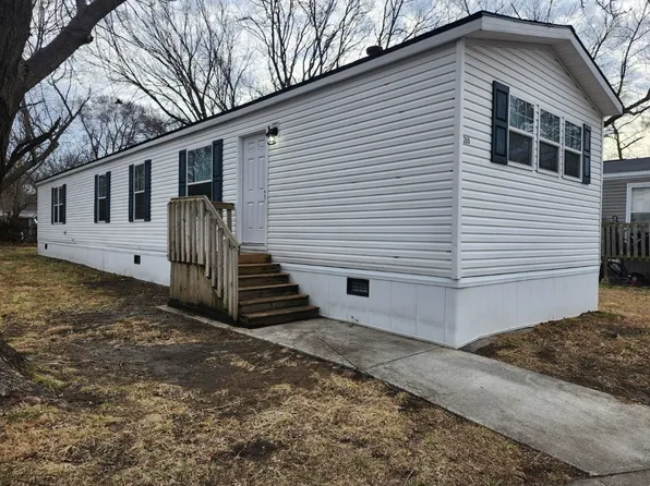 205 S 3rd St #A-18, Edwardsville, KS 66113