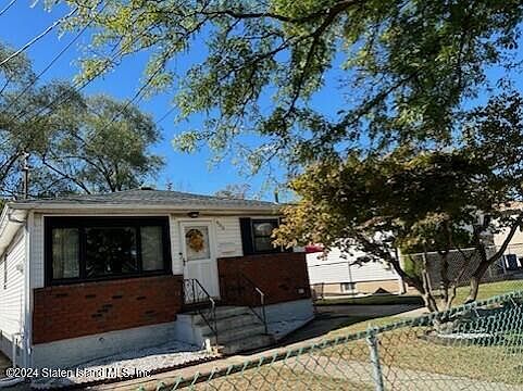 2nd image of 406 Grandview Ave