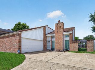 6138 Gallant Forest Dr, Houston, TX 77088