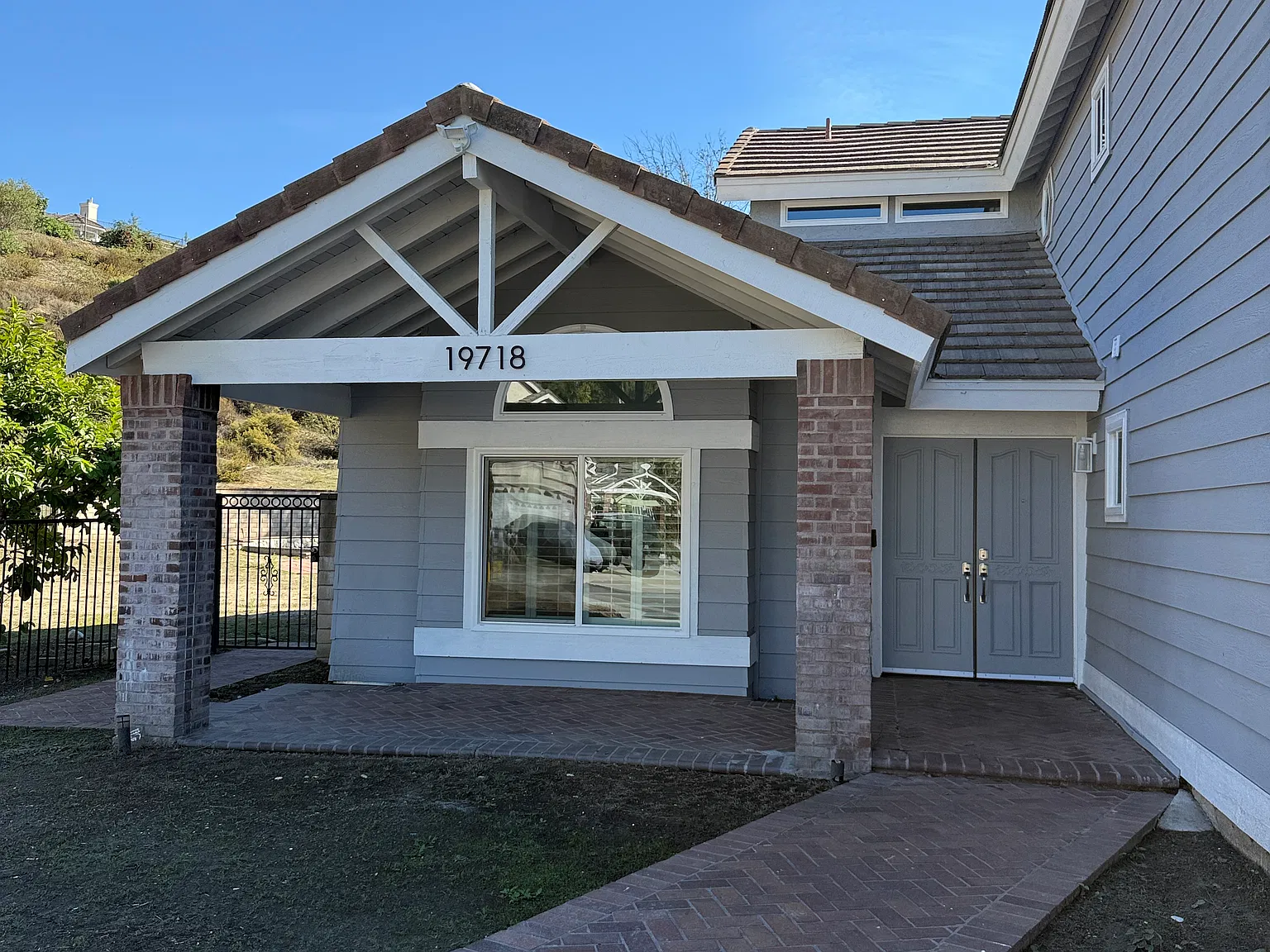 4 bed, 2142 sqft, $4,850 — Photo 1