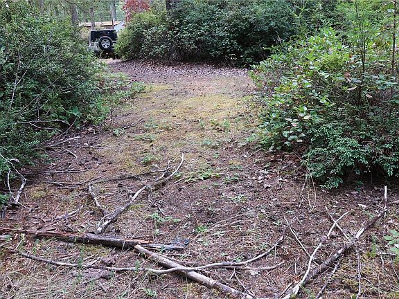 5th image of 501 NE Collins  Lake DR.