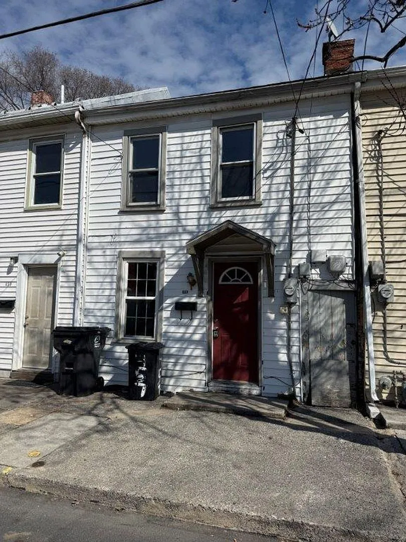 457 N Pitt St photo 1