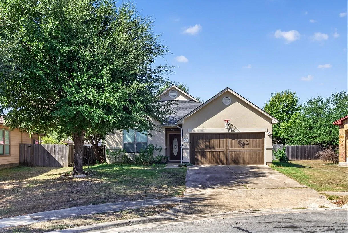 3 bed, 2.0 bath, 1693 sqft, $2,150 — Photo 1
